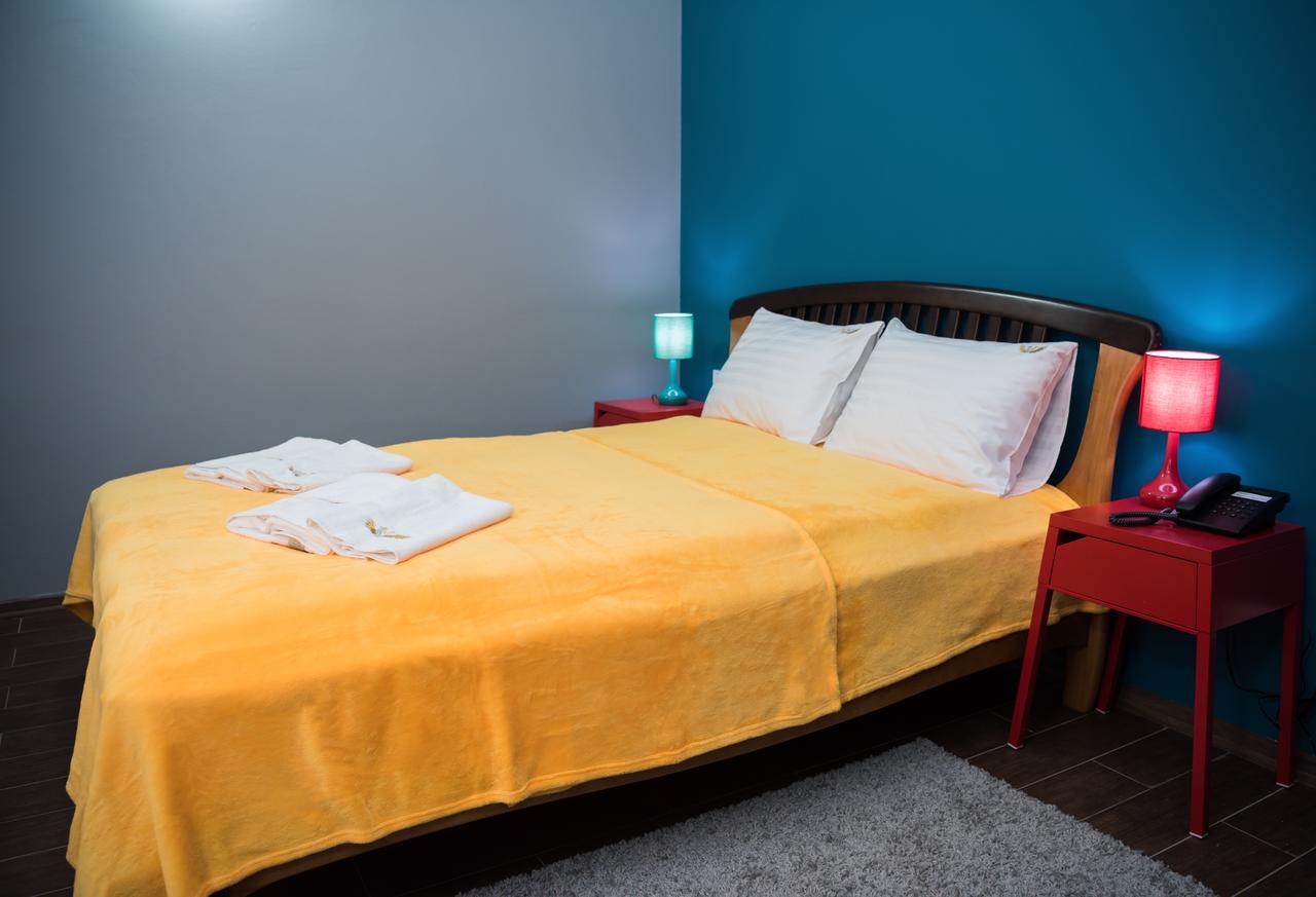 Hotel  BOUTIQUE Oezjhorod Buitenkant foto