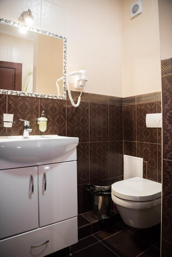 Hotel  BOUTIQUE Oezjhorod Buitenkant foto