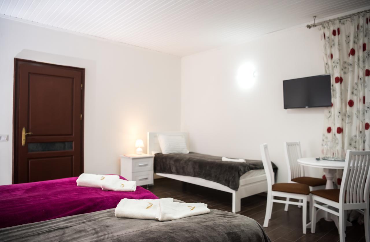 Hotel  BOUTIQUE Oezjhorod Buitenkant foto
