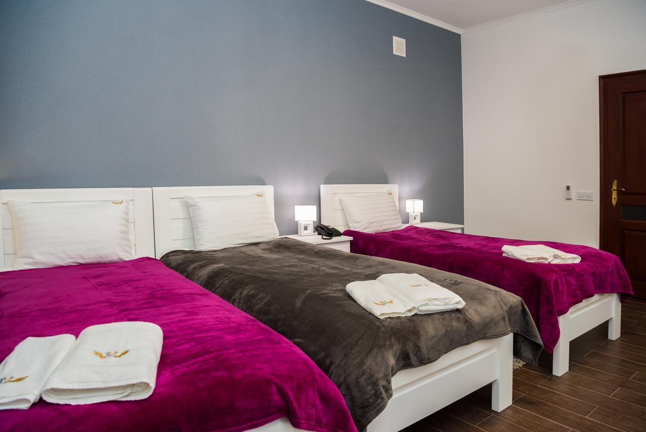 Hotel  BOUTIQUE Oezjhorod Buitenkant foto