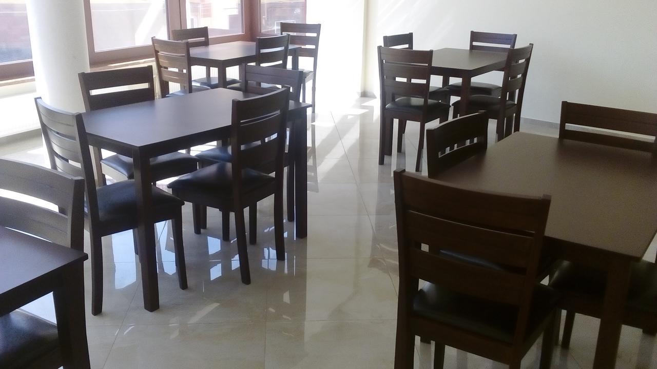 Hotel  BOUTIQUE Oezjhorod Buitenkant foto